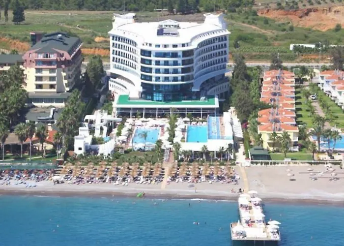 Q Premium Resort Hotel Okurcalar